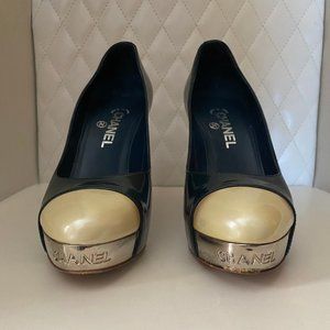 CHANEL 2000 Two Tone pumps Green (EUR 39) US 8-8.5
